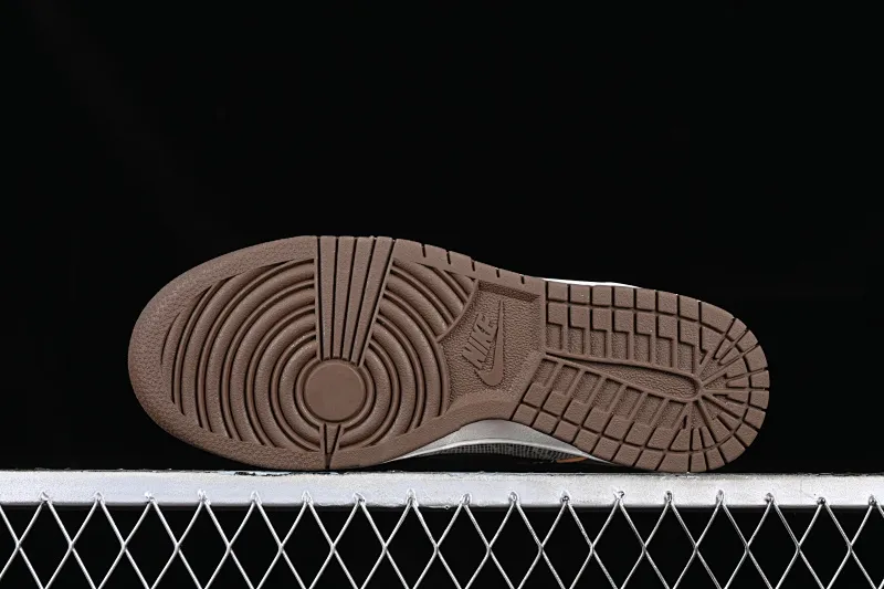 All categories Nk SB Dunk series Nk SB Dunk Low low-top sneakers Nk Dunk Low limited edition snake pattern mocha SB low-top casual skateboard shoes FJ5434-120
